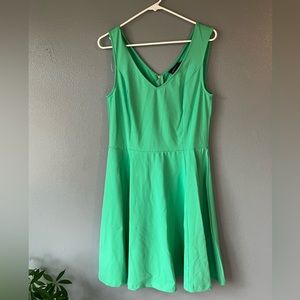 Stretchy thick green dress